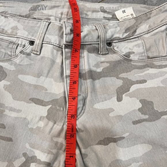 Gray by Saks Fifth Avenue camo skinny jeans, size 30 - Picture 7 of 9